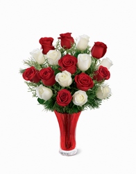 18 Holiday Rose Bouquet - $10 OFF Flower Power, Florist Davenport FL